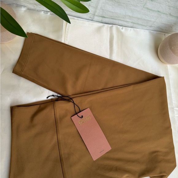 Girlfriend Collective Compressive
High-Rise Legging saddle size XXL New w Tags - Picture 9 of 11